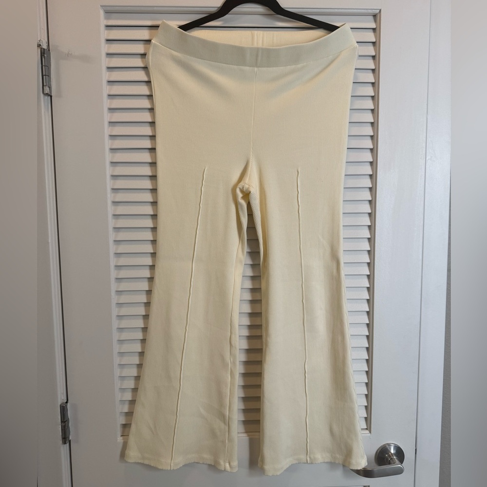 Donni Rib Kick Flare, size XL